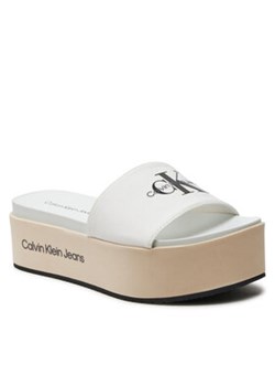 Calvin Klein Jeans Klapki Flatform Sandal Met YW0YW01036 Écru ze sklepu MODIVO w kategorii Klapki damskie - zdjęcie 170797622