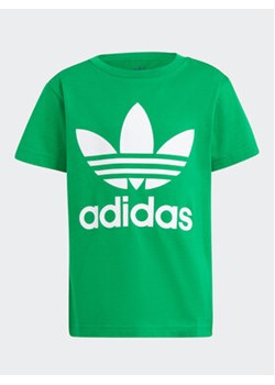 adidas T-Shirt adicolor Trefoil IR6884 Zielony Regular Fit ze sklepu MODIVO w kategorii T-shirty chłopięce - zdjęcie 170797662