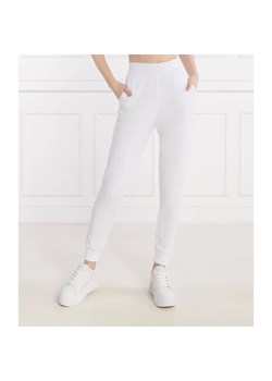 Armani Exchange Spodnie dresowe | Regular Fit ze sklepu Gomez Fashion Store w kategorii Spodnie damskie - zdjęcie 170803943