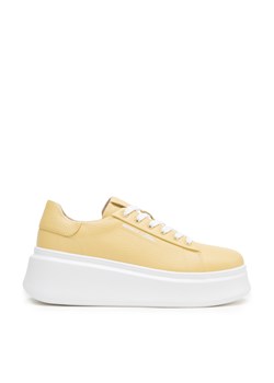 Damskie sneakersy ze skóry na grubej podeszwie klasyczne żółte ze sklepu WITTCHEN w kategorii Trampki damskie - zdjęcie 170810143