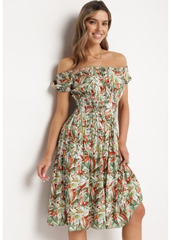 Jasnozielona Bawełniana Sukienka Hiszpanka z Roślinnym Wzorem i Gumką w Talii Javaine ze sklepu Born2be Odzież w kategorii Sukienki - zdjęcie 170836670