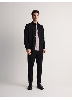 Reserved - Gładka koszula slim fit z wiskozą - czarny ze sklepu Reserved w kategorii Koszule męskie - zdjęcie 170859480