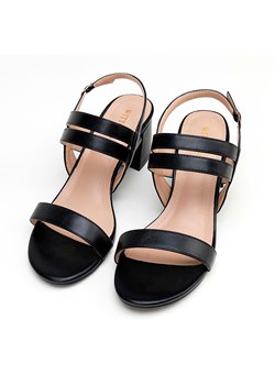 Damskie sandały z cienkim paskiem ze sklepu WITTCHEN w kategorii Sandały damskie - zdjęcie 170876161