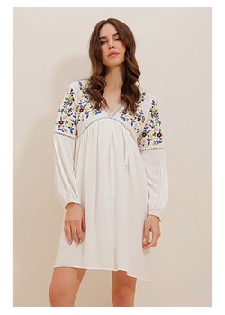 Defile Sukienka w kolorze białym ze sklepu Limango Polska w kategorii Sukienki - zdjęcie 170877324