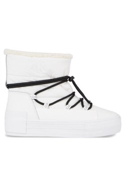 Calvin Klein Jeans Sneakersy Bold Vulc Flatf Snow Boot Wn YW0YW01181 Biały ze sklepu MODIVO w kategorii Śniegowce damskie - zdjęcie 170878174