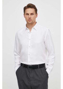 BOSS koszula męska kolor biały regular z kołnierzykiem klasycznym 50513378 ze sklepu ANSWEAR.com w kategorii Koszule męskie - zdjęcie 170883944