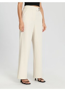 Sinsay - Spodnie eleganckie - kremowy ze sklepu Sinsay w kategorii Spodnie damskie - zdjęcie 170904500