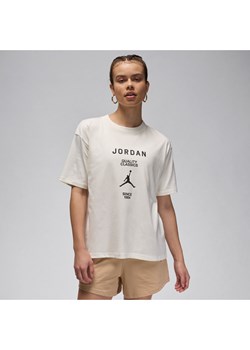 Damski T-shirt o fasonie typu girlfriend Jordan - Biel ze sklepu Nike poland w kategorii Bluzki damskie - zdjęcie 170913903