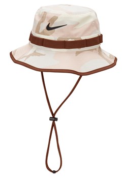 Kapelusz z nadrukiem moro Nike Dri-FIT Apex - Biel ze sklepu Nike poland w kategorii Kapelusze męskie - zdjęcie 170914392