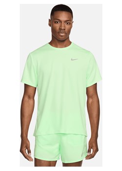 Męska koszulka z krótkim rękawem do biegania Nike Dri-FIT UV Miler - Zieleń ze sklepu Nike poland w kategorii T-shirty męskie - zdjęcie 170914420