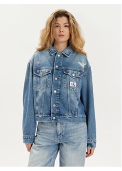 Calvin Klein Jeans Kurtka jeansowa J20J222787 Niebieski Boxy Fit ze sklepu MODIVO w kategorii Kurtki damskie - zdjęcie 170918333