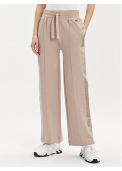 Boss Spodnie dresowe Arya 50515574 Beżowy Regular Fit ze sklepu MODIVO w kategorii Spodnie damskie - zdjęcie 170918803