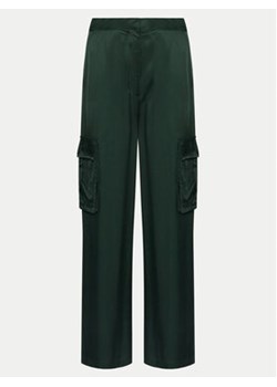 Edited Spodnie materiałowe Malena EDT6095001000004 Zielony Relaxed Fit ze sklepu MODIVO w kategorii Spodnie damskie - zdjęcie 170919123