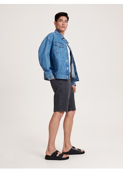 Reserved - Jeansowe szorty regular - szary ze sklepu Reserved w kategorii Spodenki męskie - zdjęcie 170921920