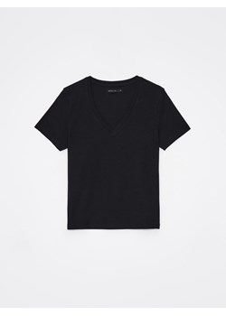 Mohito - T-shirt z dekoltem V - czarny ze sklepu Mohito w kategorii Bluzki damskie - zdjęcie 170936120