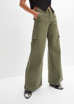 Szerokie dżinsy bojówki ze sklepu bonprix w kategorii Jeansy damskie - zdjęcie 170939612