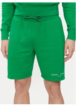 Tommy Hilfiger Szorty sportowe Logo MW0MW34201 Zielony Regular Fit ze sklepu MODIVO w kategorii Spodenki męskie - zdjęcie 170942523