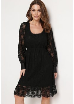Czarna Sukienka Koronkowa o Rozkloszowanym Fasonie z Lekką Falbanką Galadrra ze sklepu Born2be Odzież w kategorii Sukienki - zdjęcie 170944464