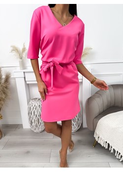 Różowa Sukienka z Dekoltem V ze sklepu ModnaKiecka.pl w kategorii Sukienki - zdjęcie 170945414