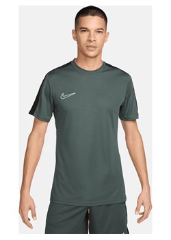 Męska koszulka piłkarska z krótkim rękawem Dri-FIT Nike Academy - Zieleń ze sklepu Nike poland w kategorii T-shirty męskie - zdjęcie 170947384