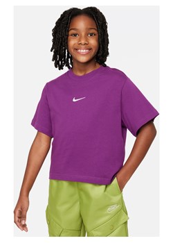T-shirt dla dużych dzieci (dziewcząt) Nike Sportswear - Fiolet ze sklepu Nike poland w kategorii Bluzki dziewczęce - zdjęcie 170947433