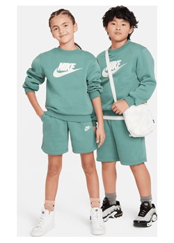 Dres ze spodenkami dla dużych dzieci Nike Sportswear Club Fleece - Zieleń ze sklepu Nike poland w kategorii Dresy chłopięce - zdjęcie 170947611