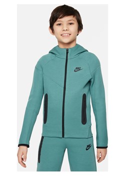 Rozpinana bluza z kapturem dla dużych dzieci (chłopców) Nike Sportswear Tech Fleece - Zieleń ze sklepu Nike poland w kategorii Bluzy chłopięce - zdjęcie 170947621