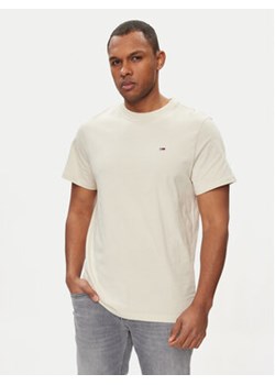 Tommy Jeans T-Shirt Classic DM0DM09598 Beżowy Regular Fit ze sklepu MODIVO w kategorii T-shirty męskie - zdjęcie 170951502