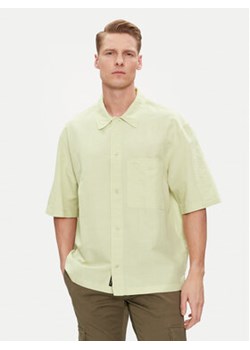 Calvin Klein Jeans Koszula J30J325173 Zielony Relaxed Fit ze sklepu MODIVO w kategorii Koszule męskie - zdjęcie 170952193