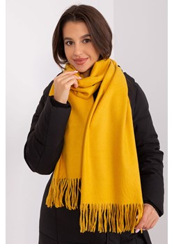 Gładki szal z frędzlami ciemny żółty ze sklepu 5.10.15 w kategorii Szaliki i chusty damskie - zdjęcie 170964161
