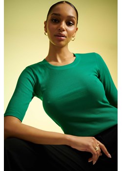 Prążkowany t-shirt damski zielony z rękawem 3/4 ze sklepu 5.10.15 w kategorii Bluzki damskie - zdjęcie 170964172