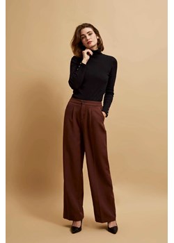 Eleganckie brązowe spodnie damskie w kant ze sklepu 5.10.15 w kategorii Spodnie damskie - zdjęcie 170964354