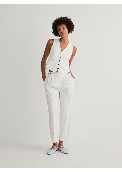 Reserved - Cygaretki z kantem - biały ze sklepu Reserved w kategorii Spodnie damskie - zdjęcie 170971360