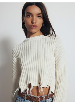 Reserved - Bawełniany sweter z postrzępionymi brzegami - kremowy ze sklepu Reserved w kategorii Swetry damskie - zdjęcie 170977294
