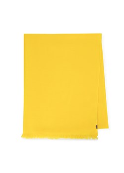 Damski szal elegancki z delikatnymi frędzlami żółty ze sklepu WITTCHEN w kategorii Szaliki i chusty damskie - zdjęcie 170980343