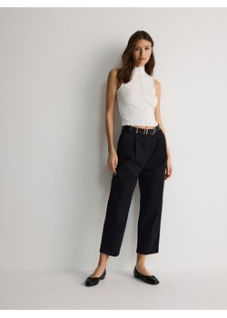 Reserved - Spodnie chino z paskiem - czarny ze sklepu Reserved w kategorii Spodnie damskie - zdjęcie 170980800