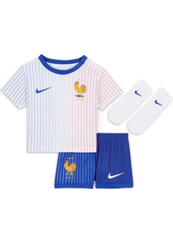 Trzyczęściowy strój piłkarski dla niemowląt i maluchów Nike FFF Stadium 2024 (wersja wyjazdowa) – replika - Biel ze sklepu Nike poland w kategorii Komplety niemowlęce - zdjęcie 170993394