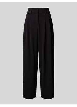 Spodnie materiałowe z szeroką nogawką i zakładkami w pasie model ‘MAYLA’ ze sklepu Peek&Cloppenburg  w kategorii Spodnie damskie - zdjęcie 171001502
