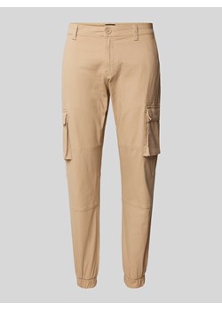 Spodnie cargo z elastycznym zakończeniem nogawek model ‘CANS STAGE’ ze sklepu Peek&Cloppenburg  w kategorii Spodnie męskie - zdjęcie 171001781