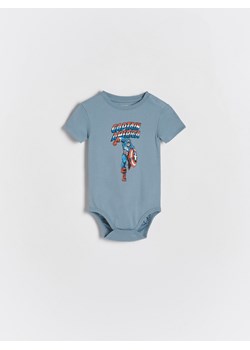 Reserved - Bawełniane body Kapitan Ameryka - niebieski ze sklepu Reserved w kategorii Body niemowlęce - zdjęcie 171018891