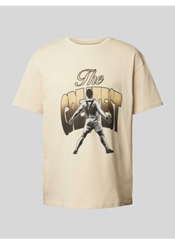 T-shirt z nadrukiem z motywem i napisem model ‘Greatest’ ze sklepu Peek&Cloppenburg  w kategorii T-shirty męskie - zdjęcie 171020621