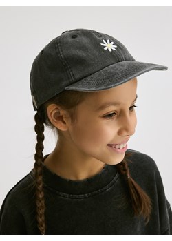 Reserved - Czapka z daszkiem z haftem - ciemnoszary ze sklepu Reserved w kategorii Czapki dziecięce - zdjęcie 171046072