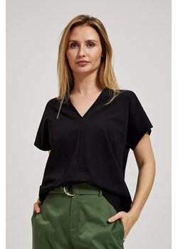 Bawełniana bluzka z dekoltem czarna ze sklepu Moodo.pl w kategorii Bluzki damskie - zdjęcie 171148281