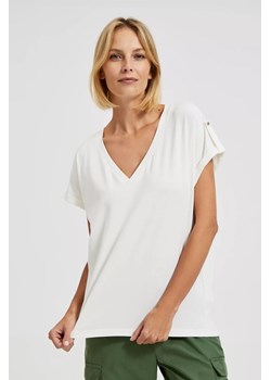 T-shirt z dekoltem w serek biały ze sklepu Moodo.pl w kategorii Bluzki damskie - zdjęcie 171148353