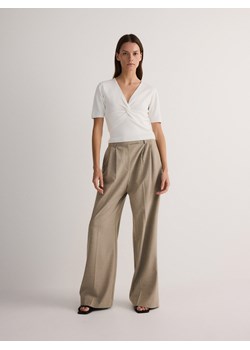 Reserved - Dzianinowa bluzka - złamana biel ze sklepu Reserved w kategorii Swetry damskie - zdjęcie 171156103