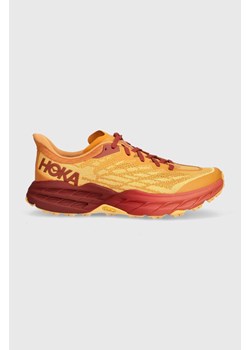 Hoka buty do biegania Speedgoat 5 1123157 kolor pomarańczowy ze sklepu ANSWEAR.com w kategorii Buty sportowe męskie - zdjęcie 171158821