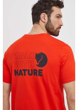 Fjallraven t-shirt Walk With Nature męski kolor pomarańczowy z nadrukiem F12600216 ze sklepu ANSWEAR.com w kategorii T-shirty męskie - zdjęcie 171162590