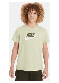T-shirt dla dużych dzieci (dziewcząt) Nike Sportswear - Zieleń ze sklepu Nike poland w kategorii T-shirty chłopięce - zdjęcie 171174300