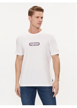 Tommy Hilfiger T-Shirt Track Graphic MW0MW34429 Biały Regular Fit ze sklepu MODIVO w kategorii T-shirty męskie - zdjęcie 171181210