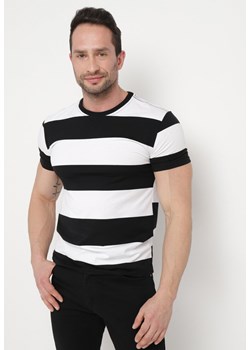 Czarna Casualowa Koszulka z Krótkim Rękawem z Bawełny w Paski Benneli ze sklepu Born2be Odzież w kategorii T-shirty męskie - zdjęcie 171187151